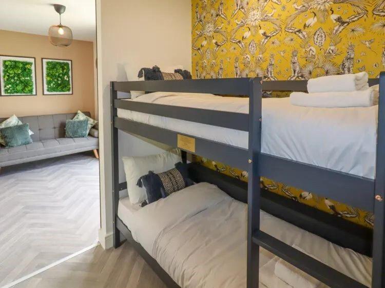 North Wales Eco Lodges Ruthin Bagian luar foto