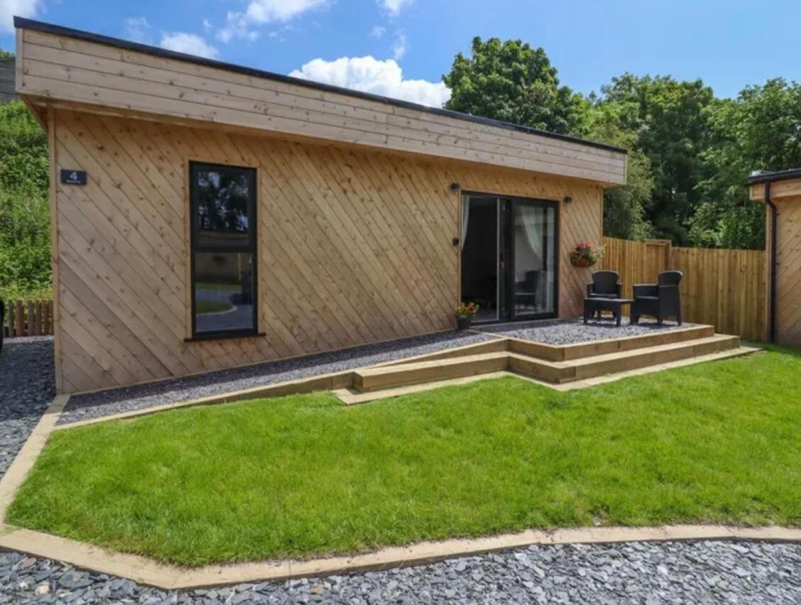North Wales Eco Lodges Ruthin Bagian luar foto