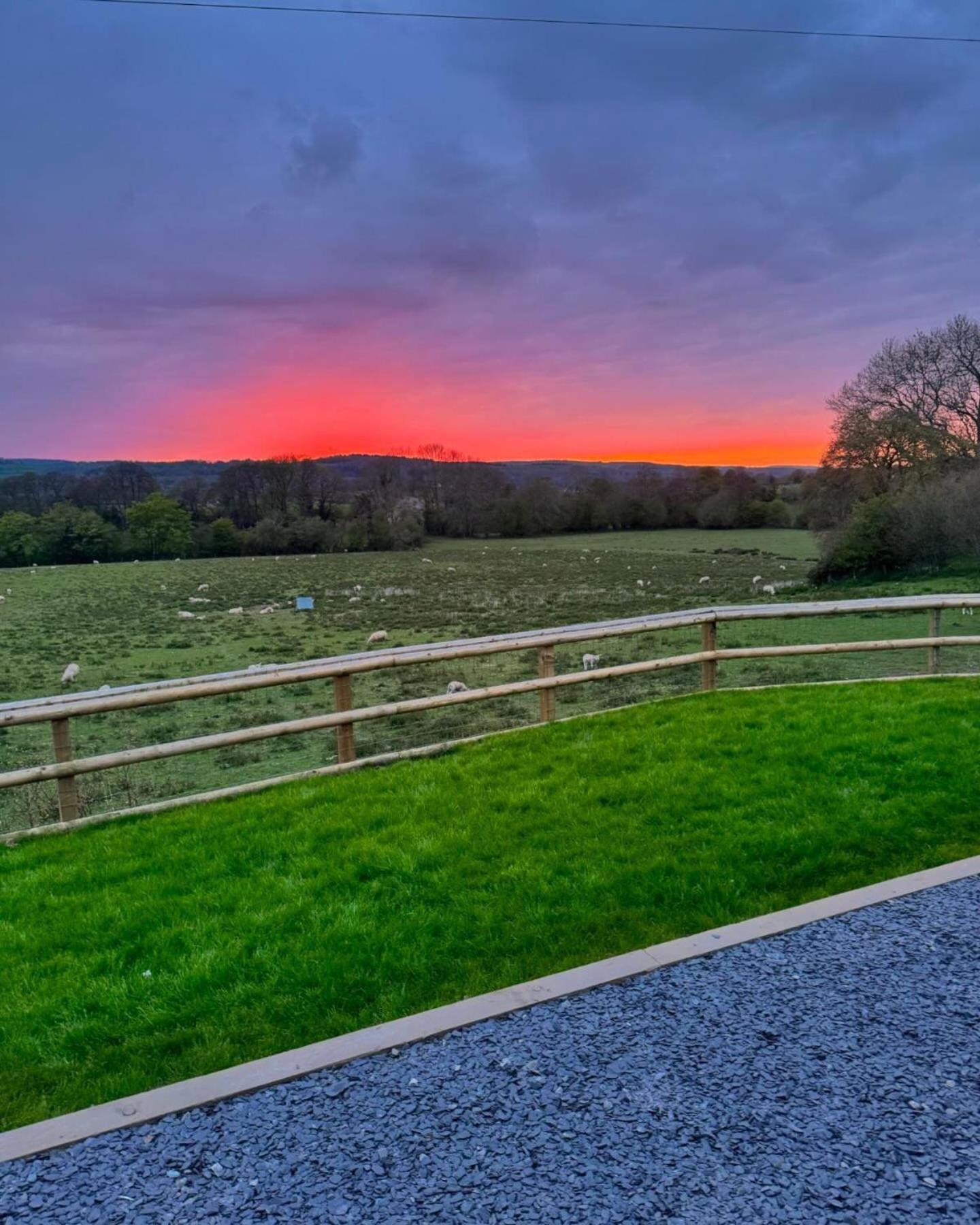 North Wales Eco Lodges Ruthin Bagian luar foto