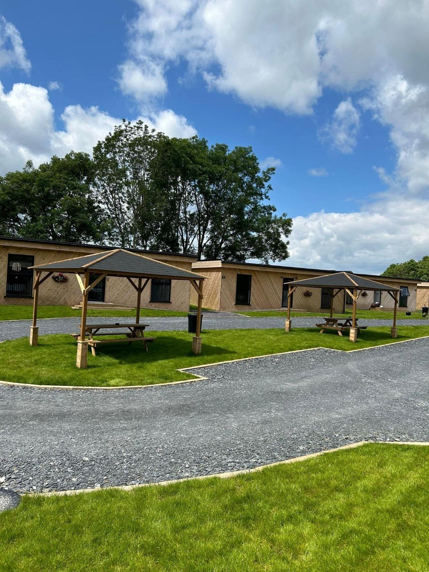 North Wales Eco Lodges Ruthin Bagian luar foto