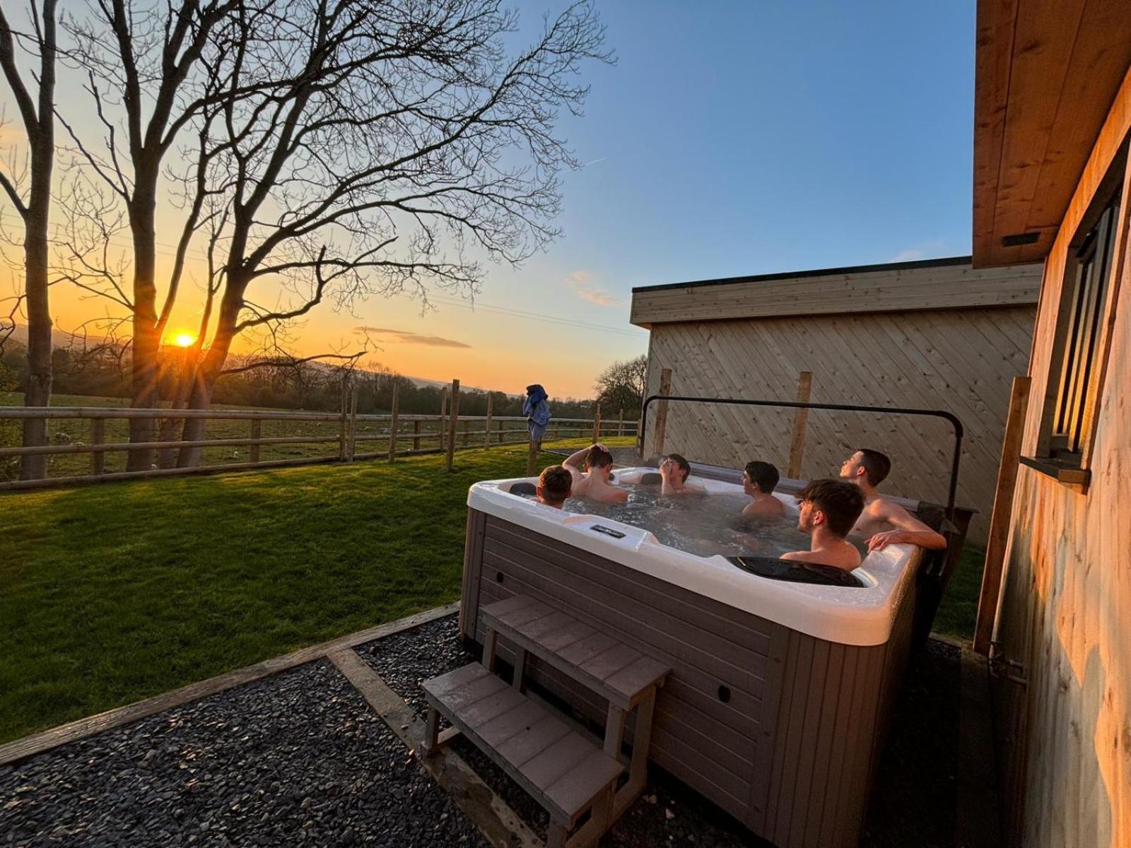 North Wales Eco Lodges Ruthin Bagian luar foto