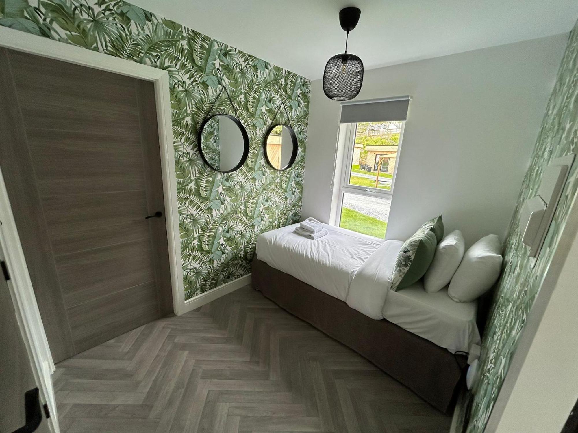 North Wales Eco Lodges Ruthin Bagian luar foto