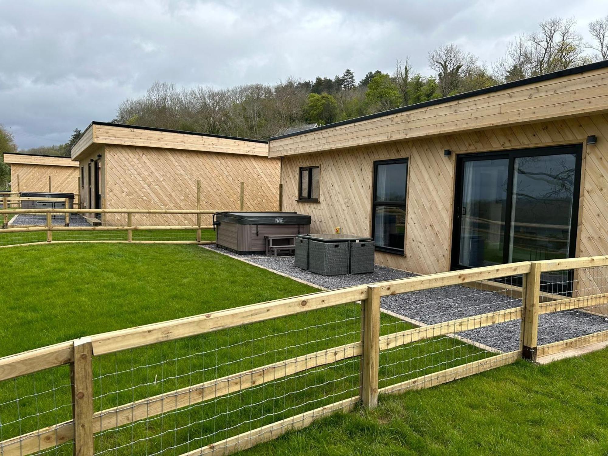 North Wales Eco Lodges Ruthin Bagian luar foto
