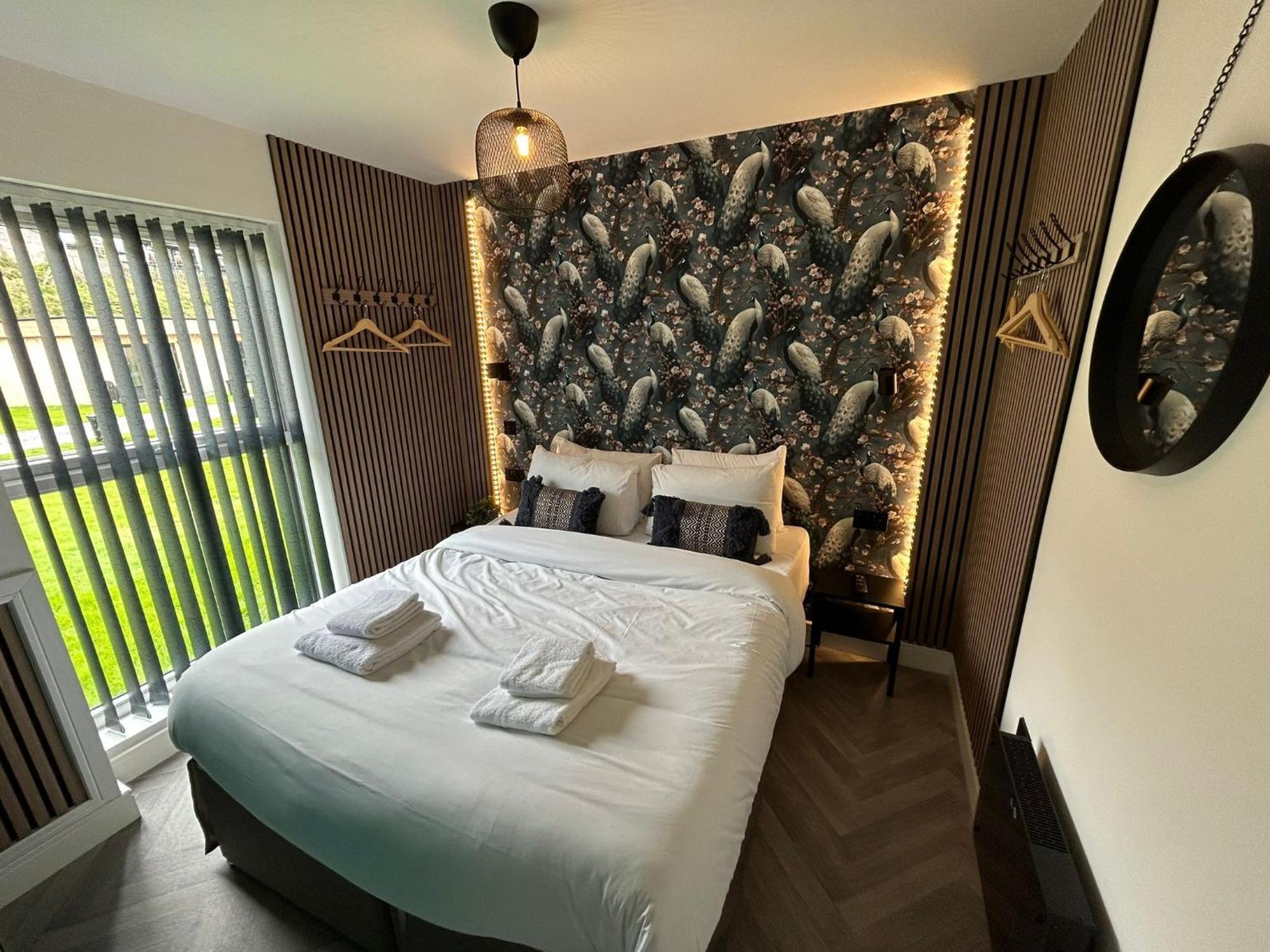 North Wales Eco Lodges Ruthin Bagian luar foto