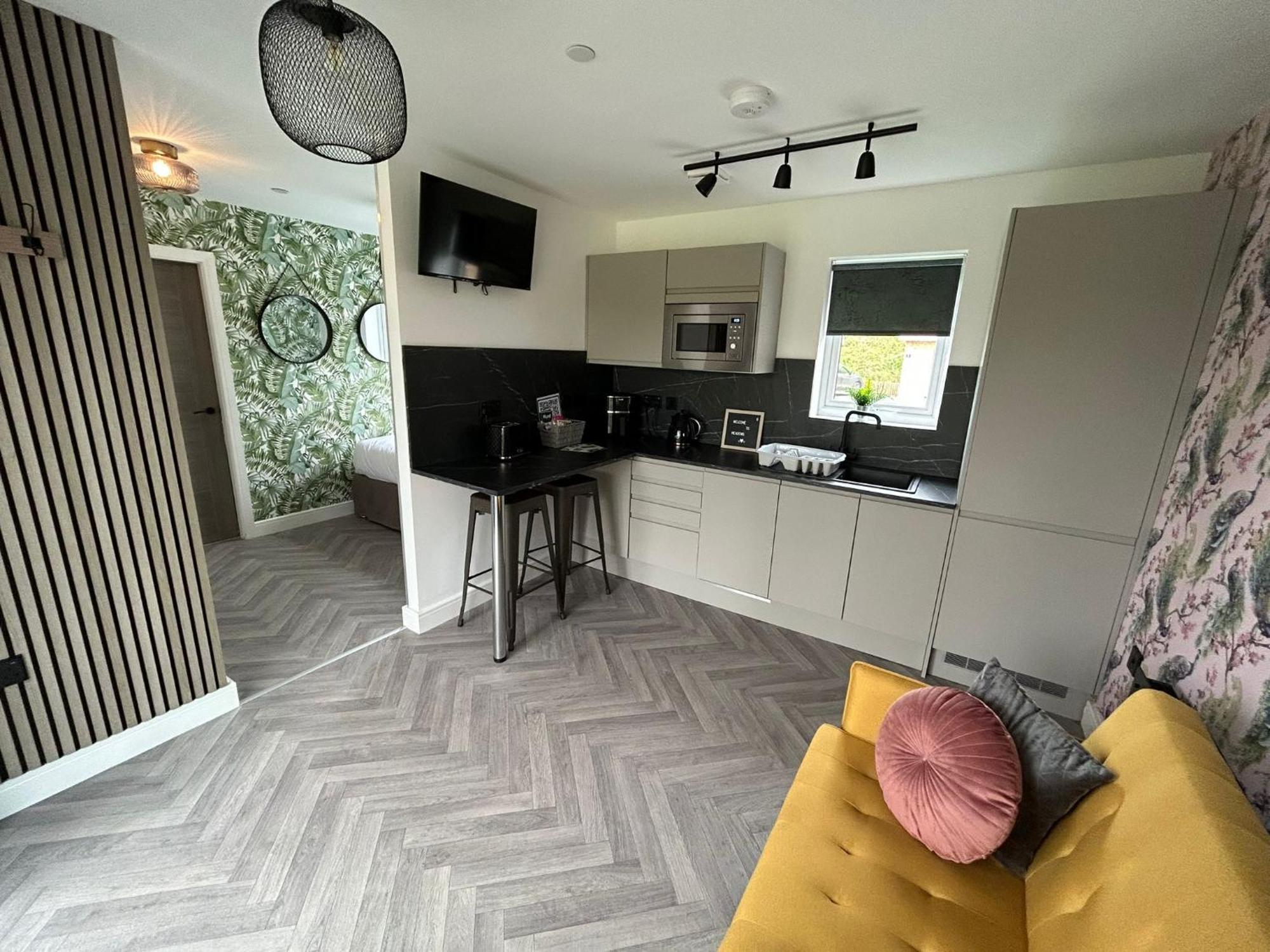 North Wales Eco Lodges Ruthin Bagian luar foto