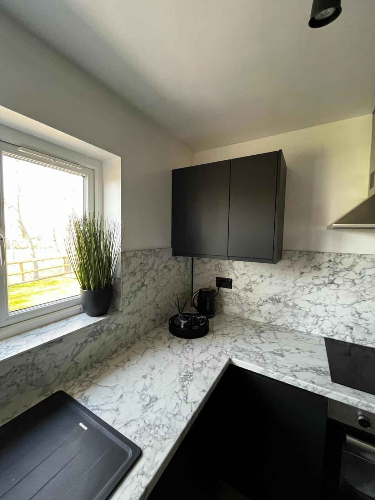 North Wales Eco Lodges Ruthin Bagian luar foto
