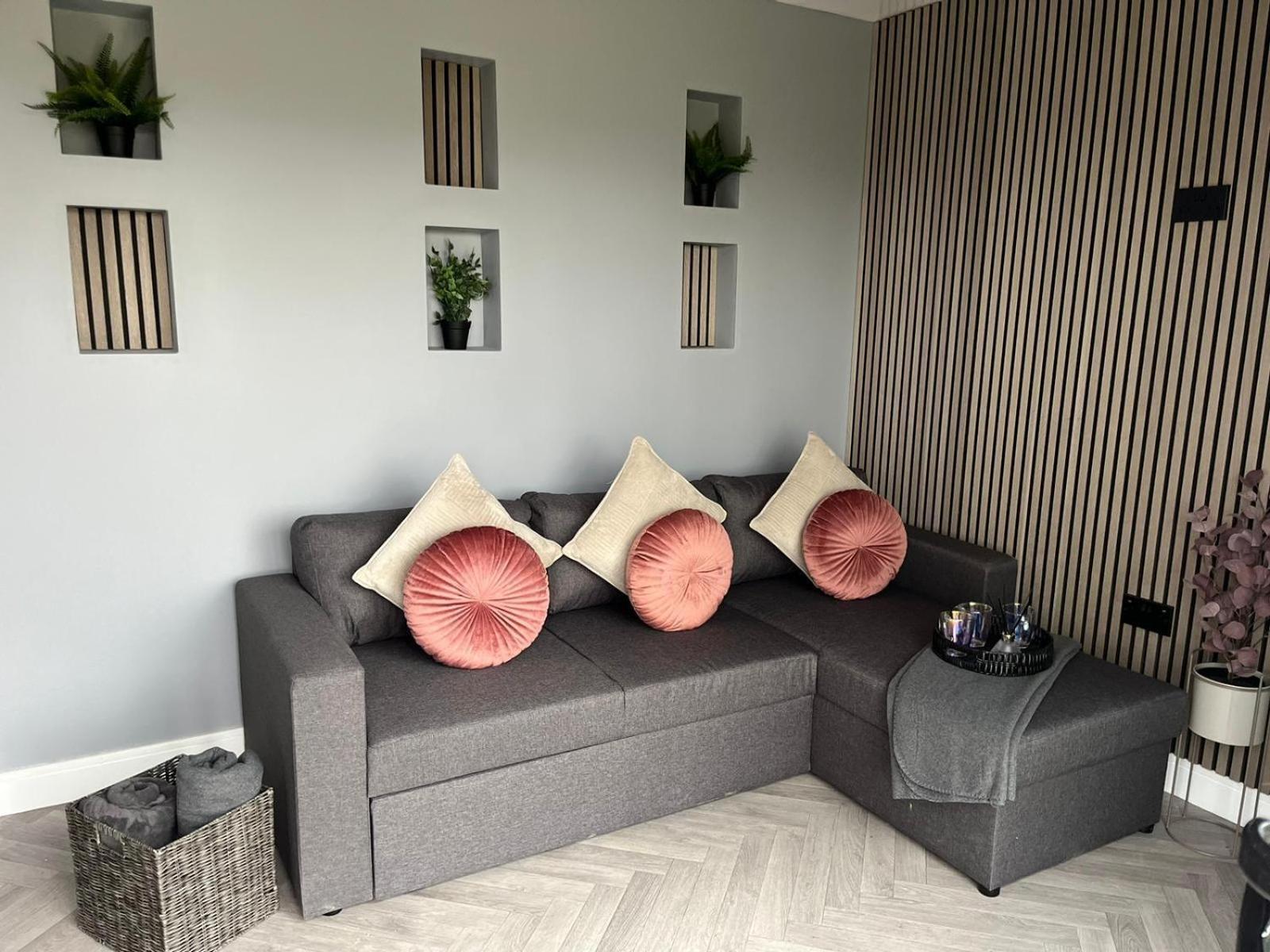 North Wales Eco Lodges Ruthin Bagian luar foto